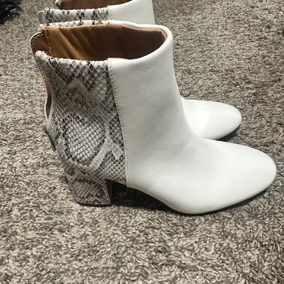 Snake print booties - Picture 3 of 3